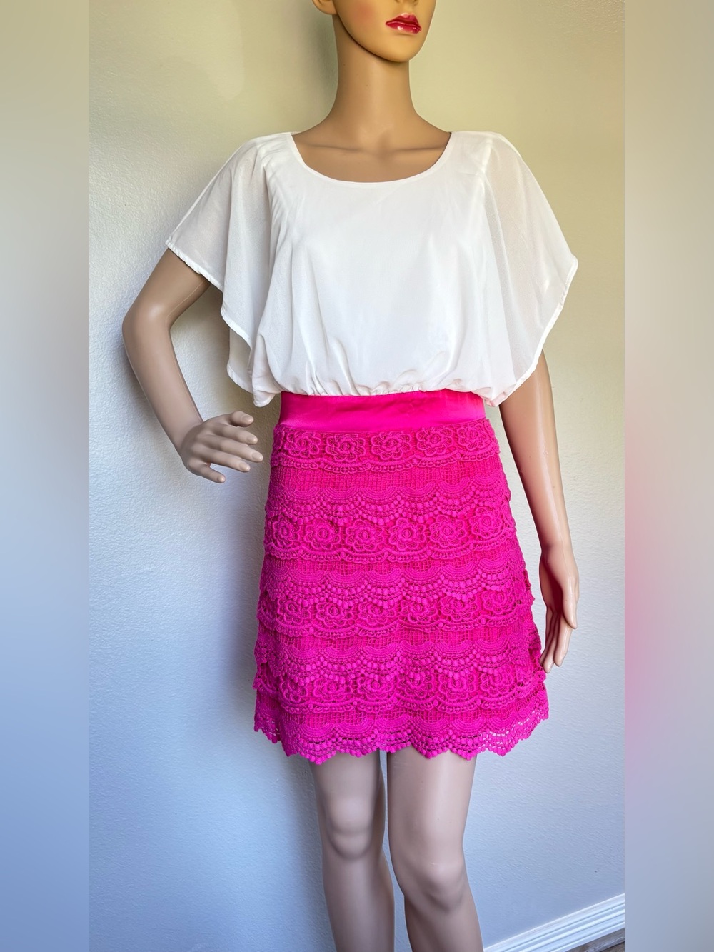 Miami Dress White Top with Hot Pink Embroidered Floral Lace Mini Skirt Small - Picture 2 of 15